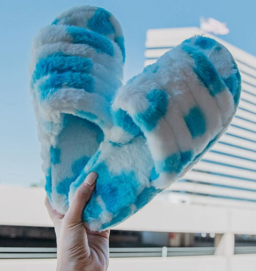 Fuzzy Slippers are the Hottest Trend Right Now and Here’s Why