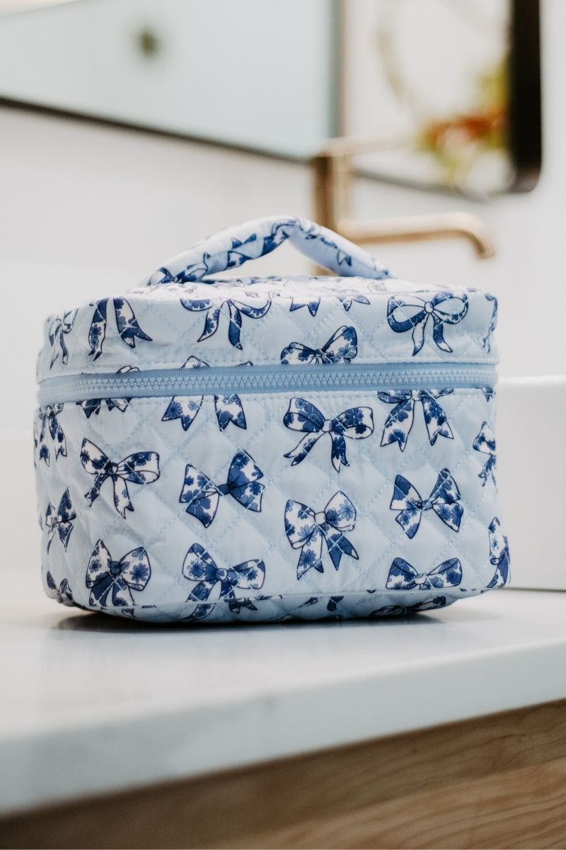 Light Blue Toile Bows Cosmetic Travel Bag | Makeup Bag Light Blue Toile Bows Cosmetic Travel Bag | Makeup Bag